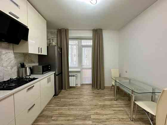 Продаж 2-кім квартири по вул. Юнаківа 9 на 2-му поверсі, є газ! Львів