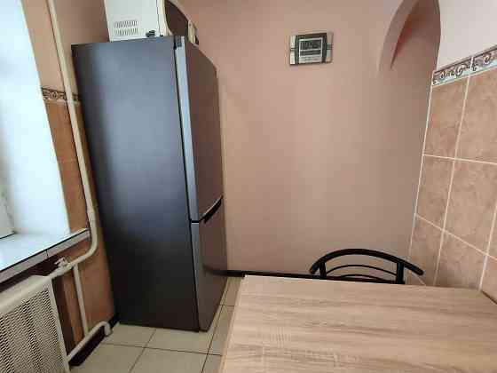 метро Лівобережна 15хв., 2 кім.роздільна, низький поверх, перша здача! Киев