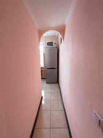 метро Лівобережна 15хв., 2 кім.роздільна, низький поверх, перша здача! Киев