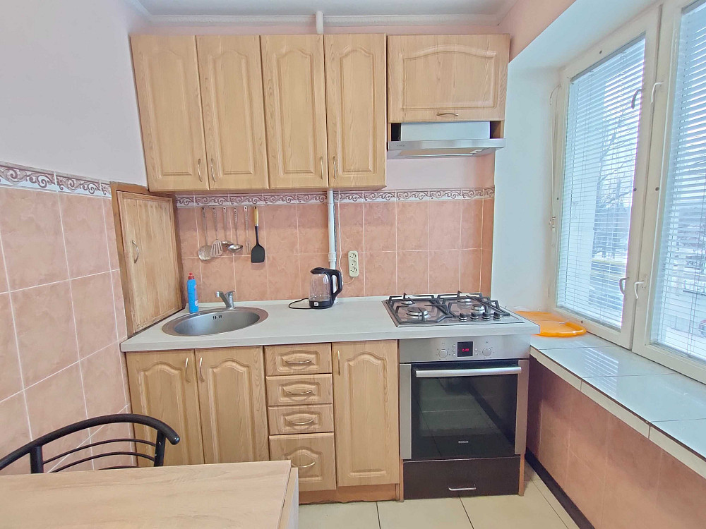 метро Лівобережна 15хв., 2 кім.роздільна, низький поверх, перша здача! Киев - изображение 2