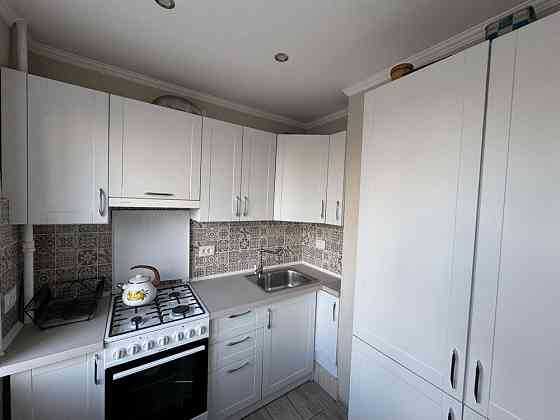 Оренда 3к Печерськ, Лесі Українки, 5 метро Палац України, Кловська Киев