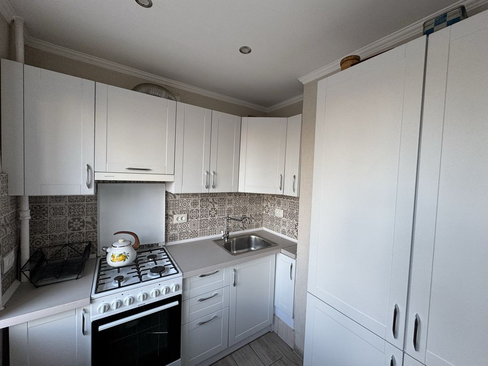 Оренда 3к Печерськ, Лесі Українки, 5 метро Палац України, Кловська Киев - изображение 1