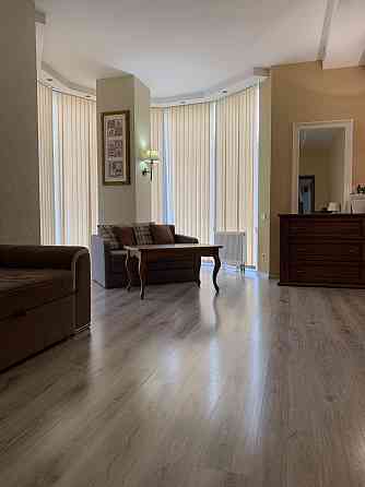 Большая евродвушка центр Замок цветов длительно 4 этаж Одесса