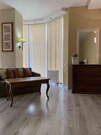 Большая евродвушка центр Замок цветов длительно 4 этаж Одесса