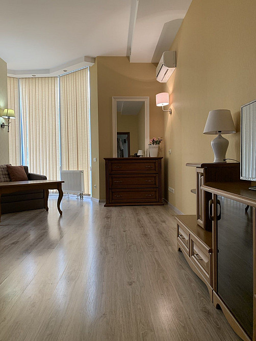 Большая евродвушка центр Замок цветов длительно 4 этаж Одесса - изображение 5