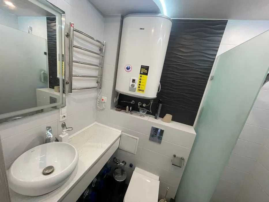 Продаж 3к квартири Лесі Українки 15а Печерськ Метро 3хв Киев - изображение 1