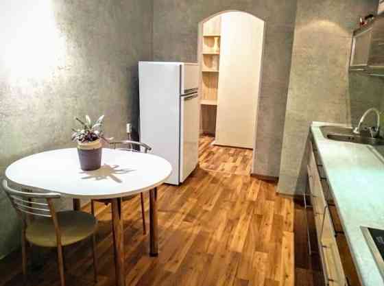 ТРЦ РАЙОН 2-хк в.Радунська 8/13,кут М.Лаврухіна видова,альтер.живлення Киев