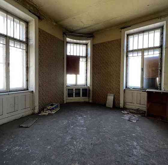 Власник, Квартира самий центр , Дорошенко вул, буд 15 148 м + підвал Львів