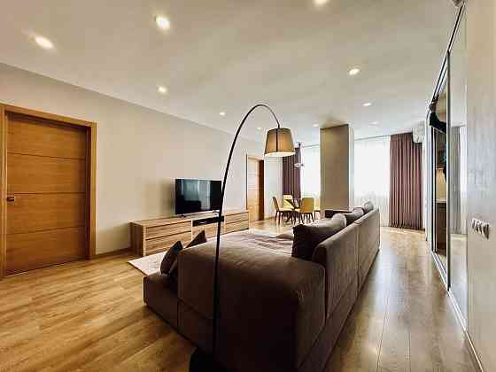 Оренда сучасної 3к / Без комісії / Метро / Центр 10-15хв/ Парк / 97 м2 Киев