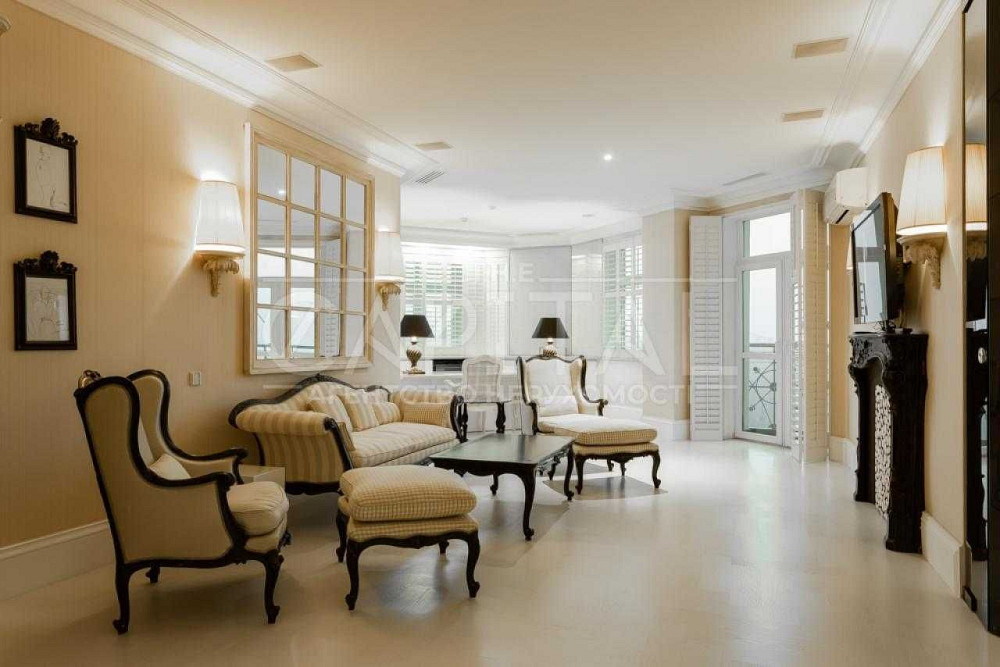 Продаж 3к квартири 140м2, бул. Шевченка Тараса, Шевченківський р-н Киев - изображение 1