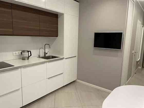 Оренда 1-кімнатної квартири з ремонтом біля м. Лівобережна. Київ