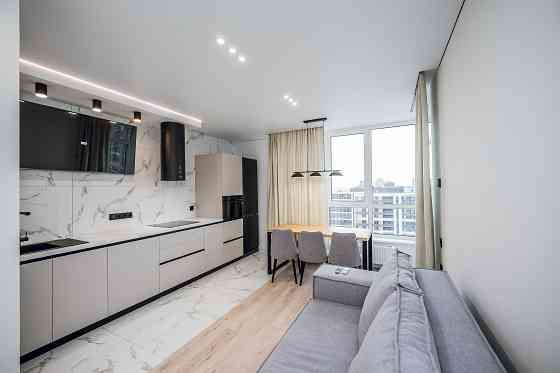 СВОЯ 2к.кв, ЖК Варшавський, ремонт+система розумний дім+світло на добу Київ