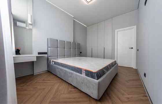 Продам 2-к ЖК Манхеттен  проспект  Берестейський 11 Центр є Генератор Київ