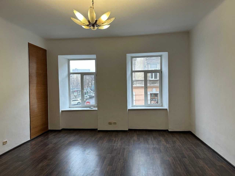 Продаж 1-кімнатної квартири біля ТЦ Магнус в центрі, вікна на фасад Львів - зображення 5