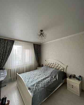 Затишна 2-кімнатна квартира біля метро Позняки Київ