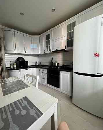 Затишна 2-кімнатна квартира біля метро Позняки Київ