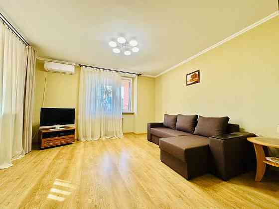 Здам 3к.кв 126м2 Печерськ,м.Олімпійська(Дiлова 2Б) Київ