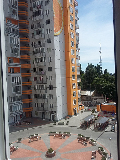 Свободна от хозяина 2 х комн в ЖК Апельсин возле ж/д вокзала Одесса - изображение 1