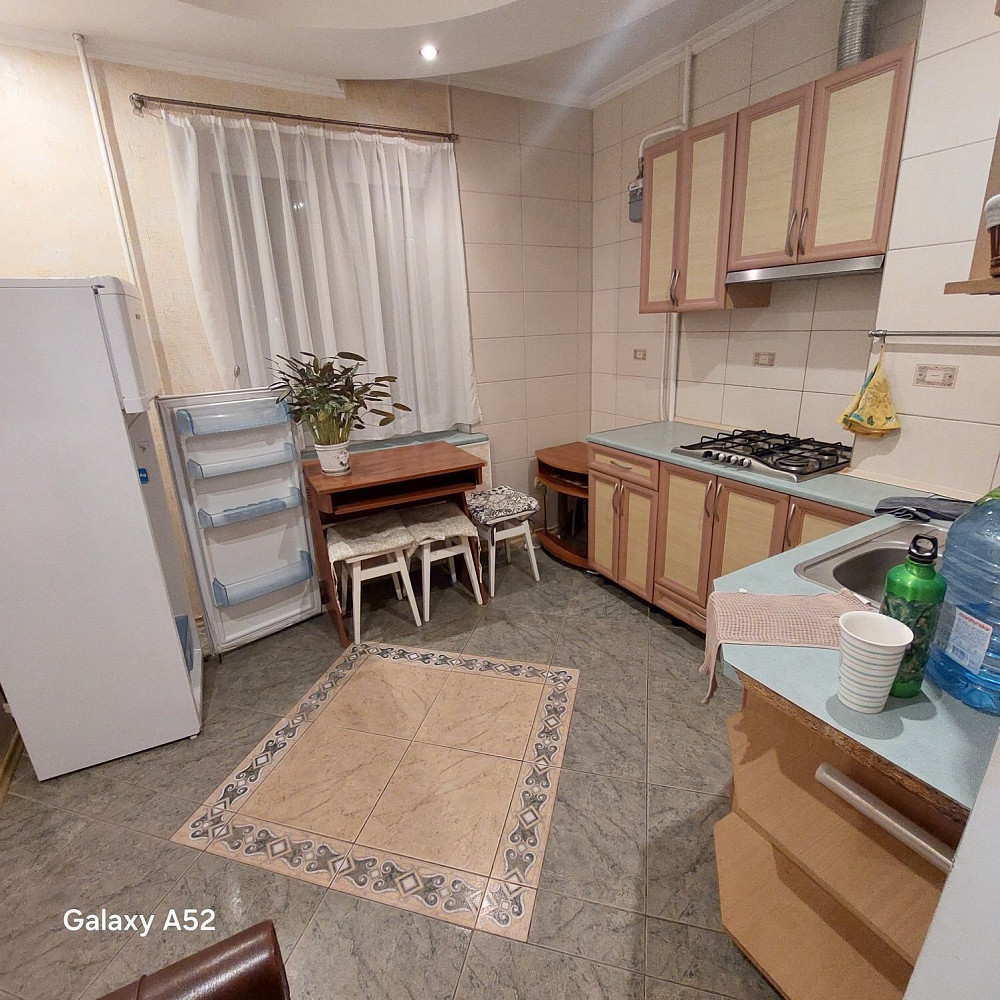 Сдам 1 ком квартиру Длительно Черноморск - изображение 1