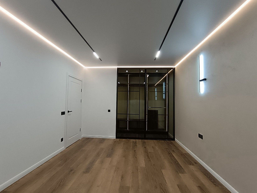 Стильна,простора 2х кімнатна квартира в центрі міста Івано-Франківськ - зображення 7