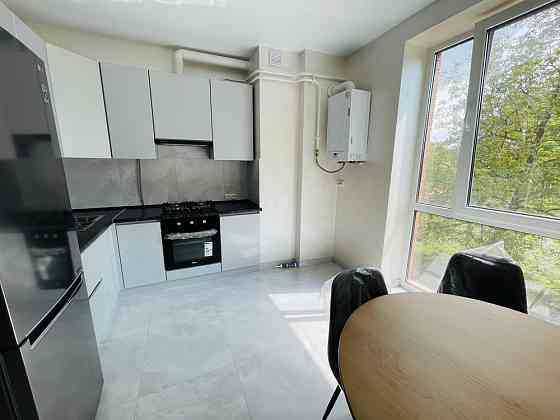 Здається 2-х кімнатна квартира на Рівенській Черновцы