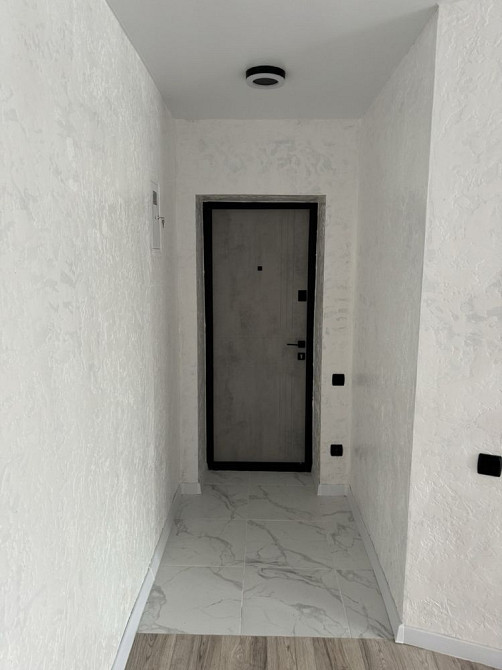 Продам 3-х кімнатну квартиру в центрі , з євроремонтом Коростень - зображення 2