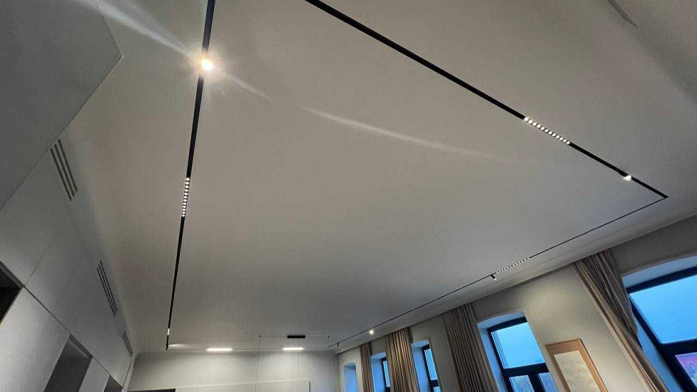 ТЕРЕЩЕНКІВСЬКА,13 Фасад 90.5 Вид на парк Київ - зображення 1