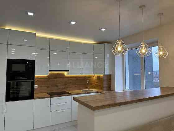 Шикарна квартира з ремонтом поблизу озера Івано-Франківськ