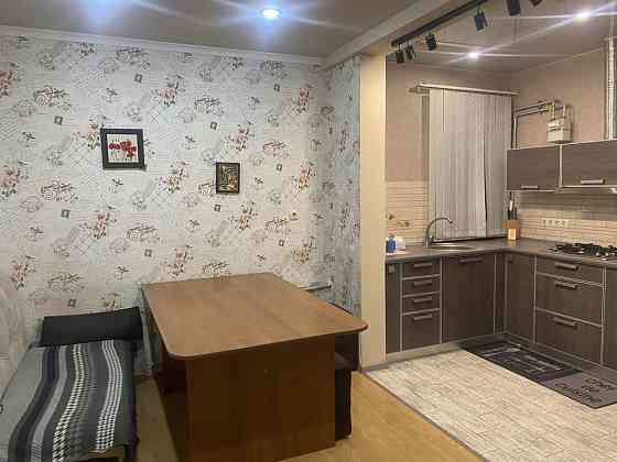 Продам  4х-комнатную квартиру с  мебелью Кам`янське (Запорізька обл.)