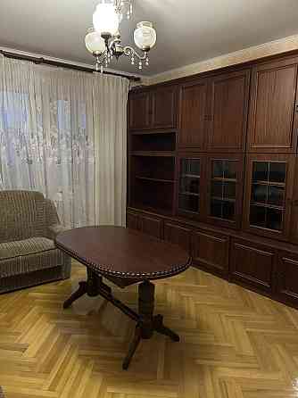 Здам двокімнатну квартиру по вулиці київська 12 школа Ровно