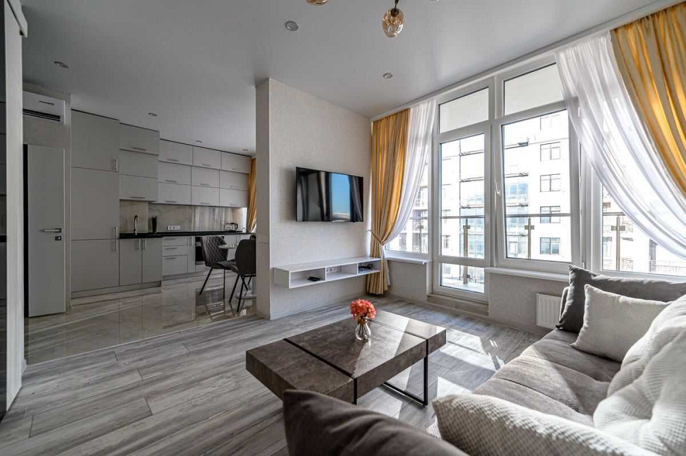 Светлая квартира в 36 жемчужине Одеса - зображення 6