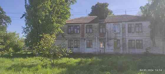 Продам квартиру трикімнатну 