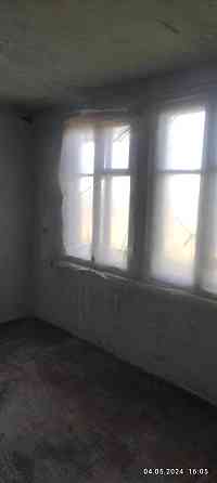 Продам квартиру трикімнатну 