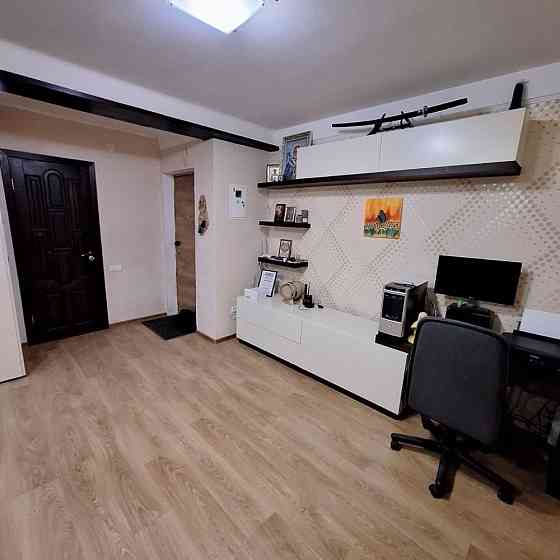 Продам 3 кімнатну квартиру в комунаровскому районі. Запоріжжя