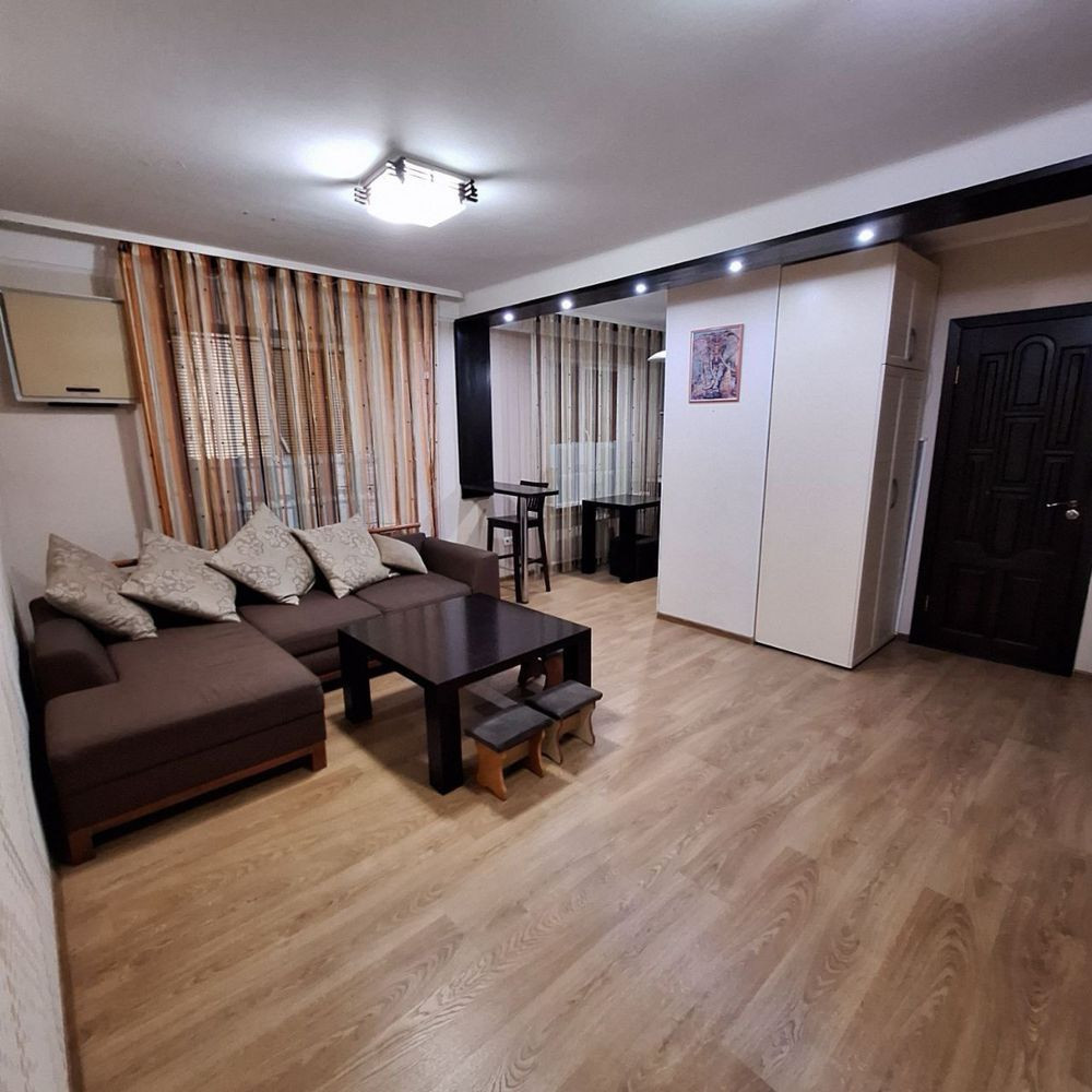 Продам 3 кімнатну квартиру в комунаровскому районі. Запоріжжя - зображення 1