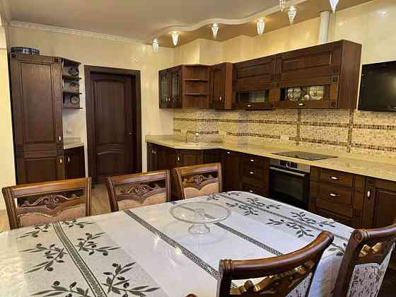 Кватира 2х кімнатна  . Дніпровська набережна 25 Київ