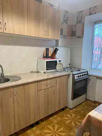 метро Вокзальная 5 мин! Сдам отличную 2 комн.квартиру ул.Стадионная 5 Київ