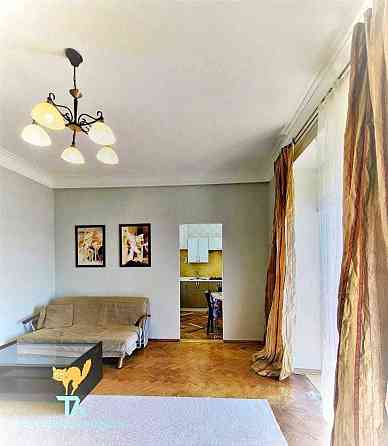 2 к  м. Звіринецька, б-р Міхновського 18 (Дружби Народів)  Печерськ. Киев