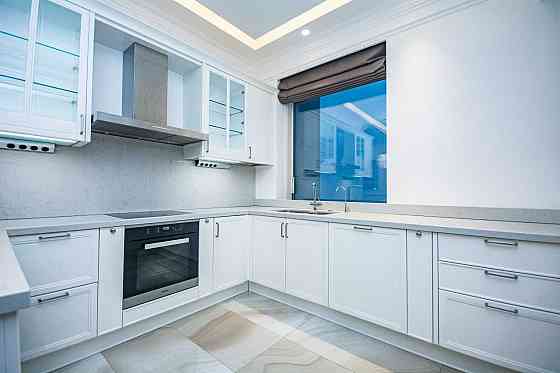 Продам квартиру(360м2)з дизайнерським ремонтом на видом на Дніпро Киев