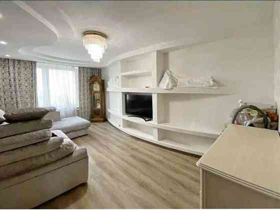 Продаж 3к на вул. Романа Мстиславича 8, , Дніпровський р-н, м Дарниця Киев