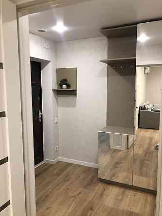 Чудова однокімнатна з новим ремонтом та гарним краєвидом Киев