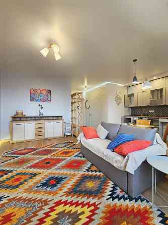 Оренда яскравої студії ЖК Лебединий Київ