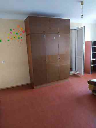 Сцдам 2-х ком.кв р-н 1-й школы.5000+ком.услуги Кременчук