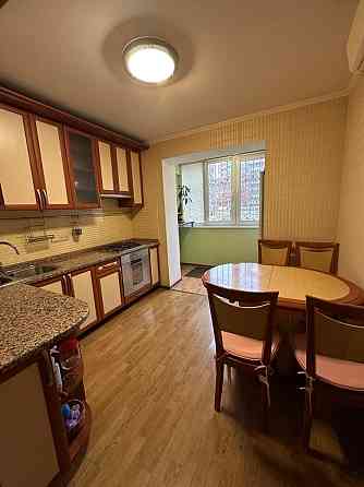 3-х комнатная с эвроремонт 76м2 ул.Прилужная 8 БОМБОубежище а/с Дачная Киев