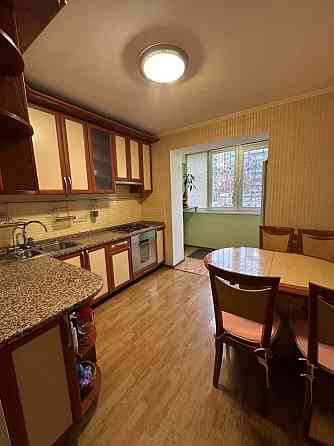 3-х комнатная с эвроремонт 76м2 ул.Прилужная 8 БОМБОубежище а/с Дачная Киев