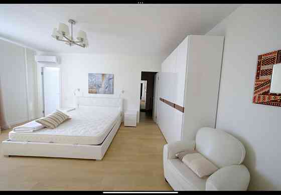 Чотирикімнатна квартира біля Маріінінського парку, 3 окремі спальні Киев