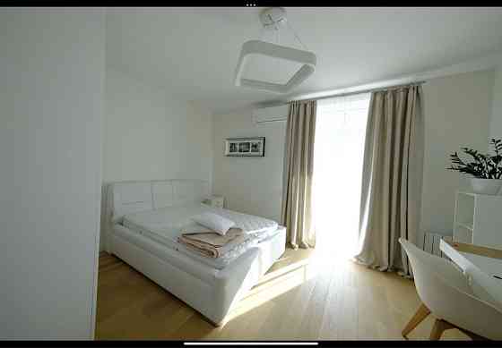 Чотирикімнатна квартира біля Маріінінського парку, 3 окремі спальні Киев