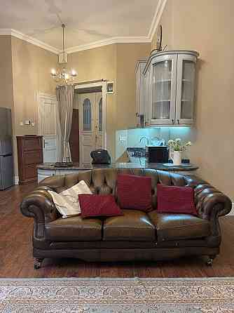 Унікальна квартира в центрі міста 2 спальні та кухня студія. Львів