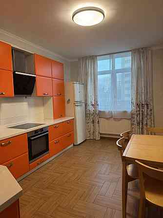 Оренда 3 кімнатноі на 2 поверсі ЖК»Паркові Озера» вул Воскресенська 14 Киев