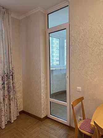 Оренда 3 кімнатноі на 2 поверсі ЖК»Паркові Озера» вул Воскресенська 14 Киев